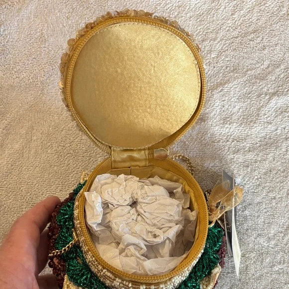 Gourmet Beaded Burger Mini Bag with Gold Chain and Beaded From India to You. - Picture 5 of 5